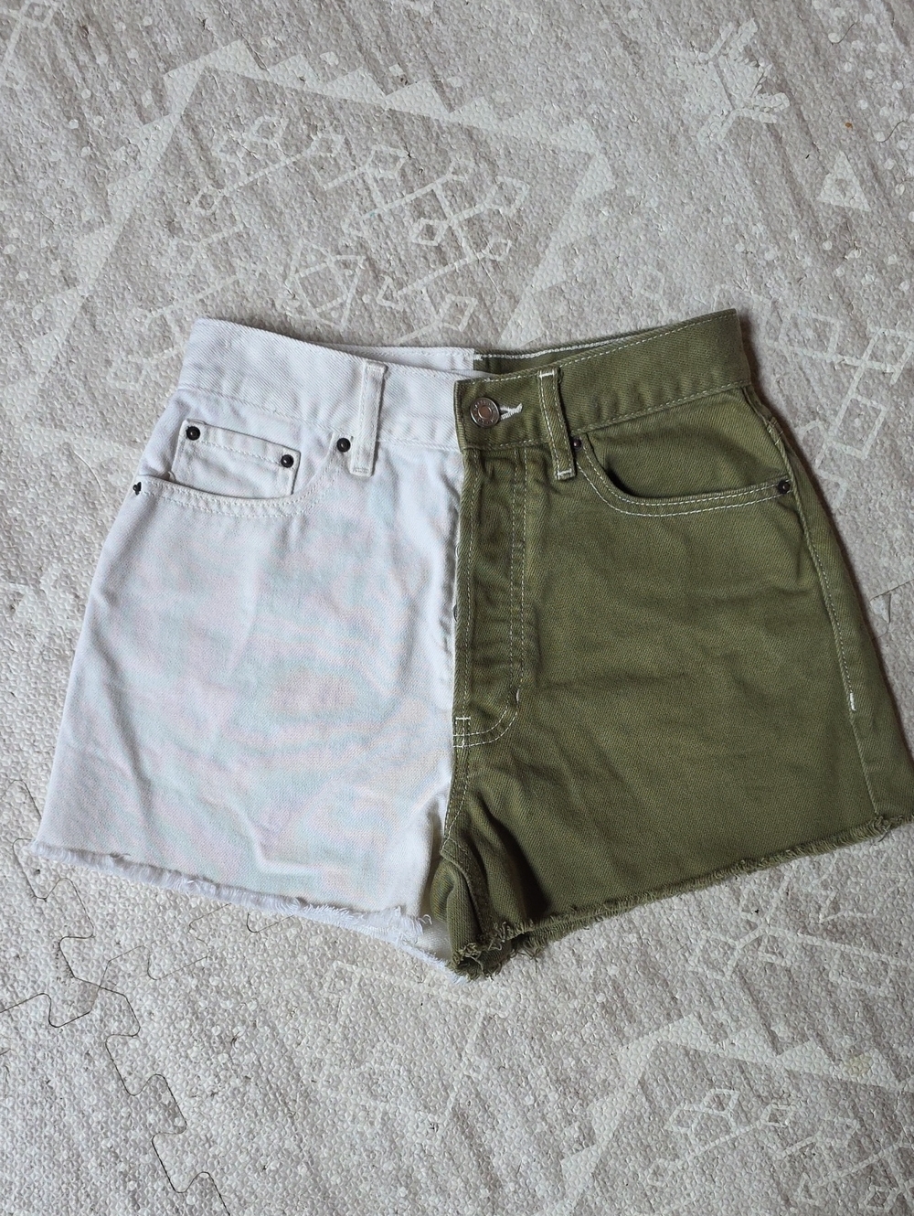 PacSun Two-Tone White and Olive Green Ultra High-Rise Vintage Jean Shorts